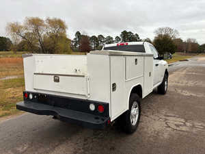 รถกระบะมือสองสุดยอด ปี 2024 2500 ซีซี 4x4 เทอร์โบ R18 เบาะหนังสีเข้ม เกียร์อัตโนมัติ ล้อแม็กซ์ กล้องมองหลัง - Product Image 4