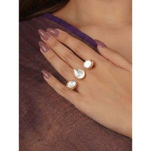 Bague Faux Polki Plaquée Or Couleur Blanche PK-R41 Bijou de Doigt Tendance et Élégant avec Incrustation Placage Or 18K - Product Image 1