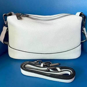 Bolso bandolera unisex de cuero Cierre de cremallera Regalo mediano para uso diario - Product Image 6