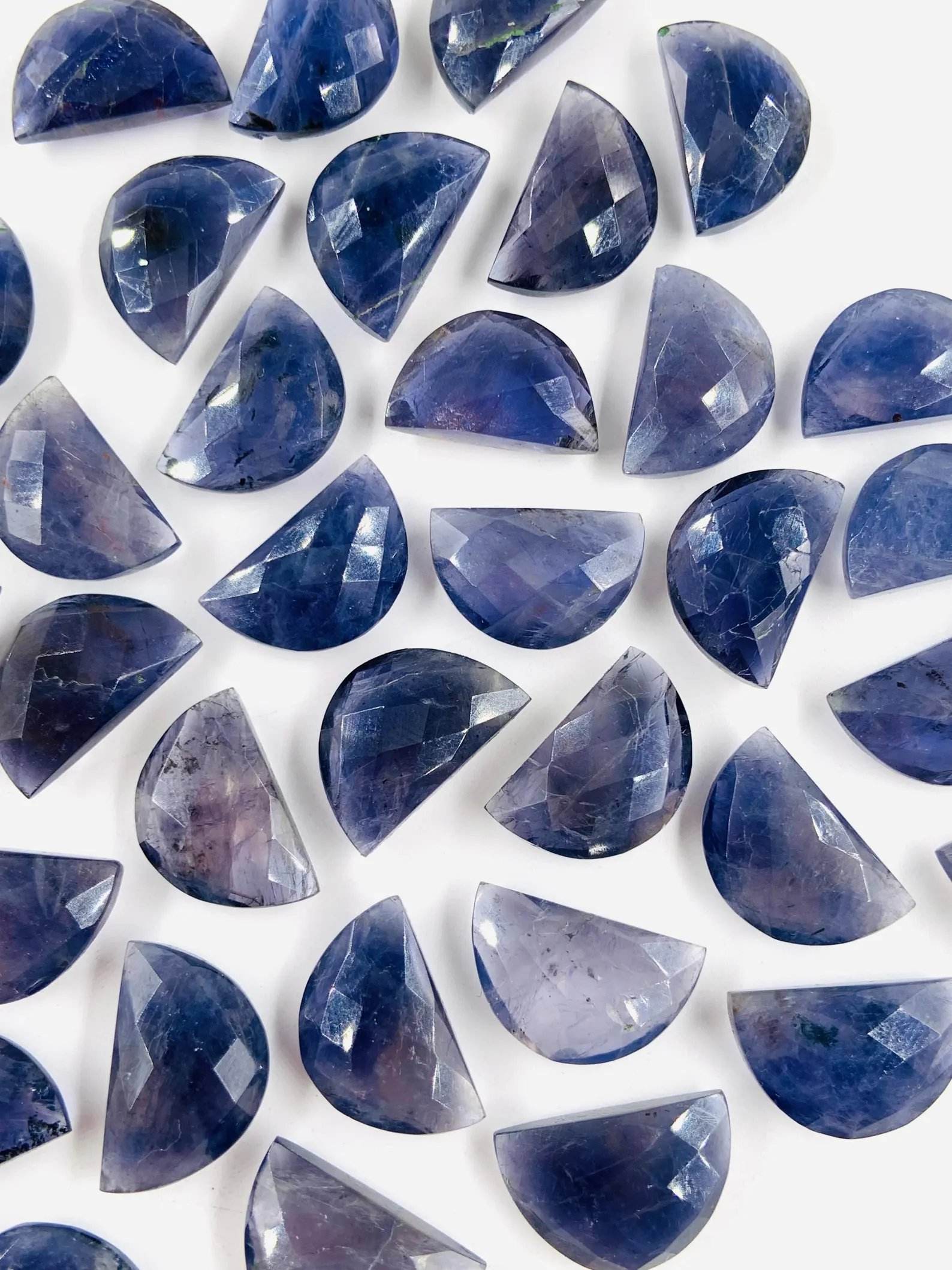 เช่นเดียวกับภาพ