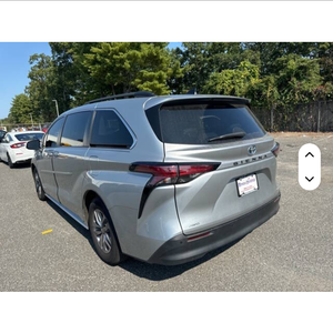 Pristine clean 2021 To-yota Sienna - Product Image 2