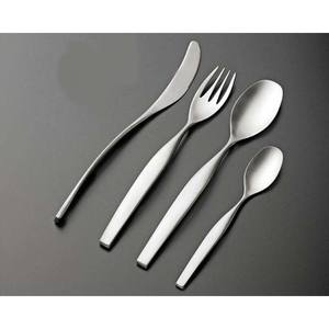 Ensemble de couverts à manche rond en marbre en acier inoxydable doré dans une boîte cadeau Mini cuillère et fourchette en acier inoxydable royal pour enfants - Product Image 2