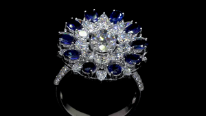 Bague cocktail ovale en diamant de laboratoire avec diamants latéraux en forme de poire et saphir bleu ovale de laboratoire |   Bague de luxe pour fêtes et occasions spéciales - Product Image 5