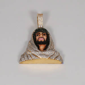 Elegante y popular diseño de hip hop en oro amarillo de 14 KT colgante de cabeza de Jesús de diamante cultivado en laboratorio con claridad VVS mejorada - Product Image 3