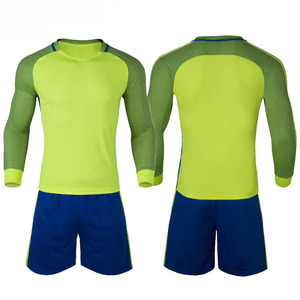 Maillots et shorts de football personnalisés pour hommes, uniforme d'équipe de football respirant 100% polyester, tenue d'entraînement pour adultes, vêtements de sport - Product Image 1