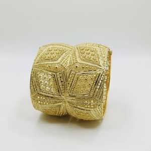 Juego de Brazaletes Chapados en Oro de 24K de Un Gramo para Mujer - Regalo para Bodas y Fiestas - Product Image 2