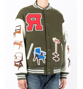 Diseño personalizado al por mayor Letterman Varsity chaqueta 100% poliéster satén estilo hombres chaqueta - Product Image 1