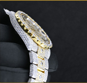 นาฬิกาโมอิสซาไนต์ขายดีอันดับต้นๆ พร้อมเพชรระดับความใส VVS ประดับเต็มเรือน สามารถใส่โลโก้ได้ตามต้องการ ในราคาขายส่ง - Product Image 6