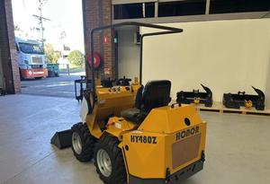 รถตักล้อยางขนาดเล็ก HONOR ASV 1.0 ตัน รุ่น Crawler Loader สำหรับงานไม้และงานหนัก พร้อมแรงยกสูง - Product Image 3