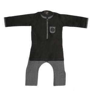 ชุดเสื้อผ้าเด็กผู้ชายแบบหรูหรา - สีดำ - Product Image 1