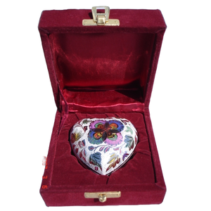 Urna para Cenizas de Bebé con Diseño Agradable, Ataúd Funerario en Forma de Corazón Hecho de Latón para Funeral Conmemorativo, Incluye Caja de Terciopelo - Product Image 1