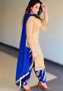 Nouvel arrivage de robes Punjabi Patiala de style Anarkali brodées pour femmes prêtes à porter de créateur de vêtements indiens pakistanais OEM - Product Image 5
