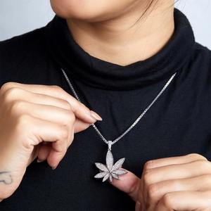 Collar con Colgante de Diamante Moissanite VVS Premium con Incrustaciones de Plata 925, Colgante de Marihuana Estilo Hip Hop para Hombre al Mejor Precio - Product Image 4