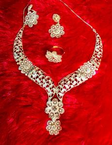 Ensemble de bijoux vintage plaqué or 24 carats collier en cuivre 24 carats boucles d'oreilles USA France accessoire de mode ensembles de bijoux de qualité supérieure - Product Image 3