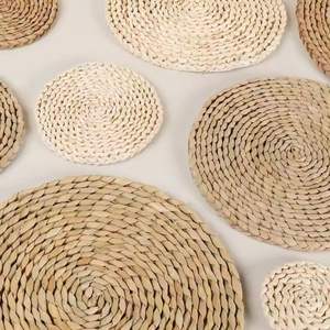 Napperon rond tissé à la main de 20cm Tapis de boisson en jacinthe d'eau naturelle - Product Image 6