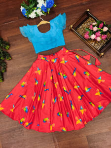 Lehenga Choli con Estampado de Aves de Shoryam Fashion Designer para Niñas |   Conjunto de Falda y Top con Volantes de Organza |   Pantalones Largos Personalizados de Secado Rápido para Niños - Product Image 3