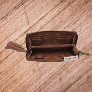 Portefeuille personnalisé en cuir véritable de l'Ouest avec cheveux, fabricant et grossiste de tissus en laine et de motifs de pompons - Product Image 2