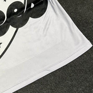 เสื้อยืดคอกลมผู้ชายสไตล์สตรีท ขายดี ระบายอากาศได้ดี เหมาะสำหรับฤดูร้อน รับสกรีนโลโก้และลายกราฟิก แขนสั้น สตรีทแวร์ - Product Image 5