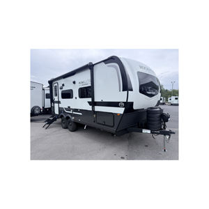 Mini caravana compacta Lite Camper con suspensión independiente 4x4 para 4 personas, diseño moderno y fácil de remolcar - Product Image 6