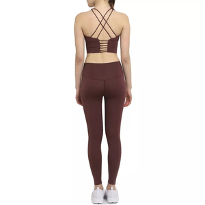 2024 nuevo diseño personalizado de alta calidad conjunto de Yoga para mujer mono colorido al por mayor Pakistán rojo sólido patrón Yoga traje conjunto pantalones cortos - Product Image 5