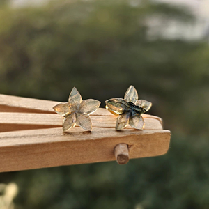 Pendientes de labradorita natural de alta calidad con forma de flor, chapados en oro de 18k, joyería de moda, gemas talladas a mano, venta al por mayor. - Product Image 4