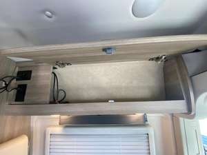 Winnebago T-r-a-v-a-t-o 59GL d'occasion 2023 prêt à être vendu - Product Image 2