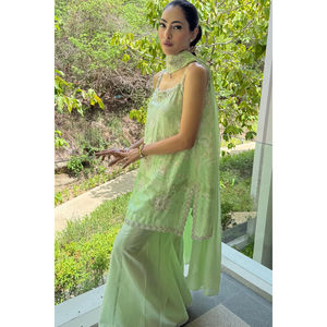 Ensemble chemise en satin sans bretelles et dupatta pour le printemps/été - Product Image 4
