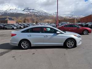 2016 Hyun-dai Sonata FWD con asientos de cuero Caja de cambios automática y manual Cámara trasera R17 Estante de techo de aleación Estado usado - Product Image 4