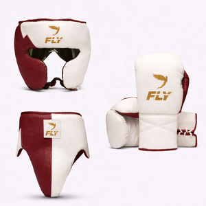 Kit de Sparring de Kickboxing Personnalisé Bleu et Blanc sur Mesure, Incluant Gants de Boxe, Casque et Protège-Genoux en Cuir Véritable - Product Image 6