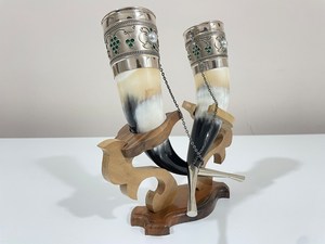 Tazas de Cuerno Natural Vikingas de Materiales Ecológicos para Beber Cerveza y Vino con Correas de Cuero Envueltas en el Cuerno y Decoración para el Hogar - Product Image 2