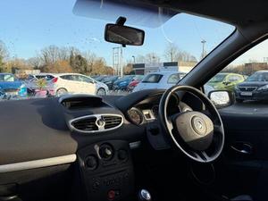 RENAULT CLIO 1.5 DCI DYNAMIQUE 2006 D'OCCASION CÔTÉ GAUCHE/DROIT - Product Image 4