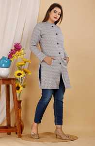 Vestes d'hiver matelassées réversibles longues ou manteau long sur mesure, disponibles en différentes tailles, avec imprimé floral rose clair - Product Image 4