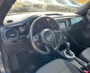 DESCUENTO EN VEHÍCULOS USADOS VOLKSWAGEN BEETLE 2018 CON VOLANTE A LA IZQUIERDA/DERECHA - Product Image 3