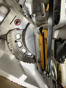 Sierra ingletadora compuesta deslizante de 20 V - Product Image 5