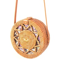 Boutique Sac à main d'été Sac de plage chic en rotin Sac à bandoulière circulaire Sac de voyage de luxe en paille tissée de conception artisanale pour femmes de plage élégantes