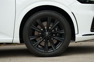 Lexus RX 500h F Sport Performance 2023 d'occasion en excellent état, prêt à être expédié - Product Image 4