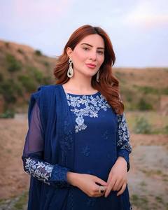 Ensemble Salwar Kameez en fausse fourrure pour soirée, avec haut et bas extensibles et réversibles, et dupatta - Product Image 3