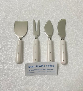 Nuevo diseño de acero inoxidable y diseño de hueso fino mango hecho a mano vajilla cuchillo de queso Juego de 4 herramientas de cocina - Product Image 4