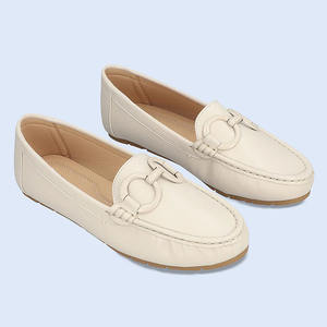 Venta al por mayor 2024 superventas de las mujeres de cuero de la PU mocasines cómodo suave verano diseño personalizado superior invierno otoño - Product Image 4