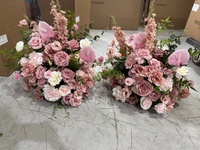 S718 Composition florale artificielle sur sol en soie personnalisée, roses blanches et vertes, pour allée de mariage et décoration de fête