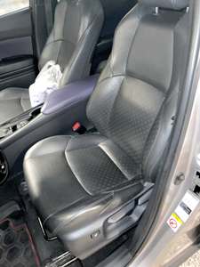 รถยนต์มือสอง Toyota C-HR LE ปี 2019 เครื่องยนต์ 2.0L I4 144 แรงม้า มีจำหน่าย - Product Image 5