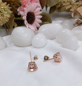 Pendientes de tuerca de diamante rosa claro cultivados en laboratorio de 2 quilates Pendientes de mujer de oro rosa sólido de 14 quilates - Product Image 3