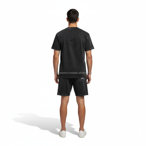 Ensemble court décontracté d'été pour homme noir de qualité supérieure avec impression graphique DTG - Streetwear vintage 100% coton - Product Image 2