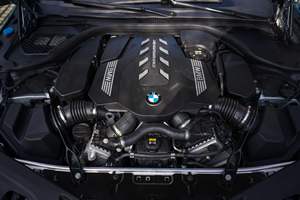 BMW M850i xDrive Gran Coupé 2023 THE 8 X JEFF KOONS Gasolina, Bajo Kilometraje - Product Image 3