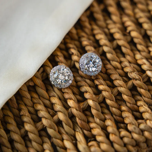 Pendientes de plata de ley 925 con diamantes de moissanita VVS de corte redondo, estilo Iced Out, de lujo, para uso diario, para mujer. - Product Image 6