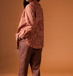 Camisa de algodón para mujer con cuello y botones, manga larga, corte ajustado, bajo asimétrico, talla XS, estampado floral - Product Image 3