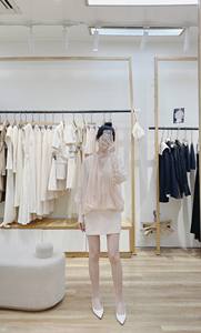 Conjunto de falda de diseño de lujo para mujer, minifalda Anthera con logotipo personalizado de cintura baja, tela tejida de Spandex de rayón, fabricante de Vietnam - Product Image 6