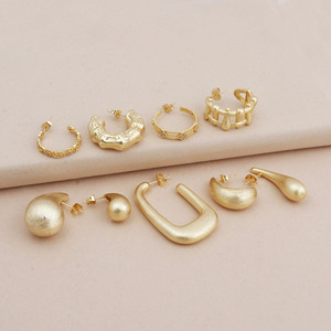 Wholesale Brass Square <b>Hoop</b> Beaded Shape <b>Hoop</b> Earrings <b>Chunky</b> Wide Shiny <b>Hoop</b> Earrings 18K Real <b>Gold</b> Plated Stud Earrings - Product Image 6