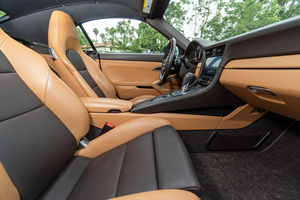 Voiture de sport de luxe haute performance 2024, cabriolet, turbocompressé, automatique, 2 portes, premium, en excellent état, transmission intégrale, 2 places - Product Image 5