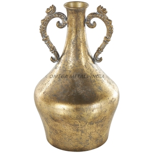 Ensemble de vases en métal haut de gamme de couleur or luxueuse avec une forme texturée unique et un design moderne pour des accents de maison élégants - Product Image 2